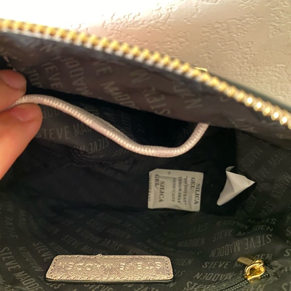 Rare Steve Madden Cream Dragon Sakura Cherry Blossom Crossbody Purse - Picture 6 of 9